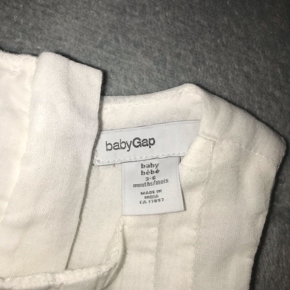 ⭐️NWOT⭐️ Baby Gap White Dress and Silver Shoes - Picture 2 of 6
